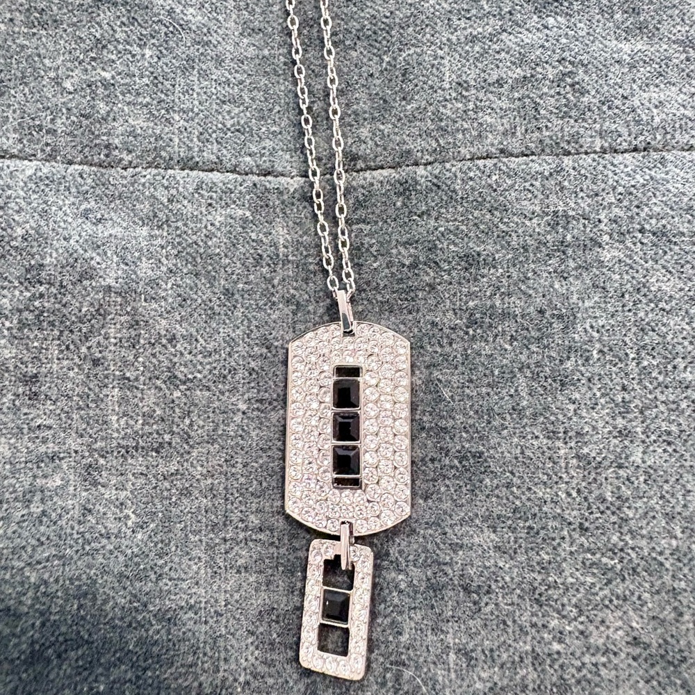 Swarovski Crystal Necklace Silver Tone Dog Tag 18"